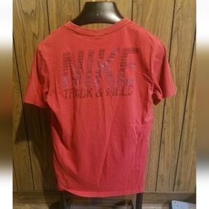 Nike Red Men’s Track & Field Graphic Short Sleeve Tee Pinwheel Medium